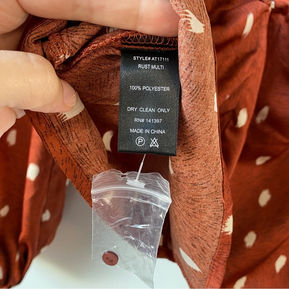 ASTR The Label Keyhole Cutout Satin Blouse Rust Brown S - Picture 4 of 7